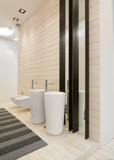 Fluid lavabo freestanding centro stanza | Lavabi | Ceramica Cielo