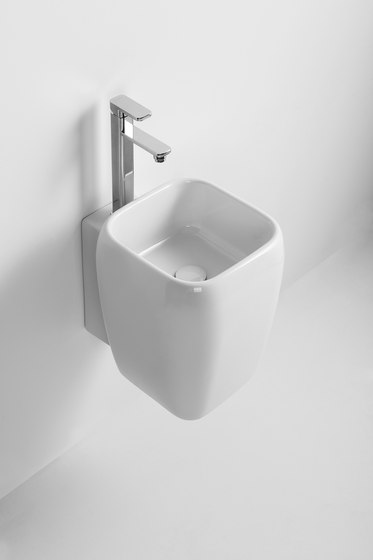 Shui half pedestal washbasin suspended | Waschtische | Ceramica Cielo