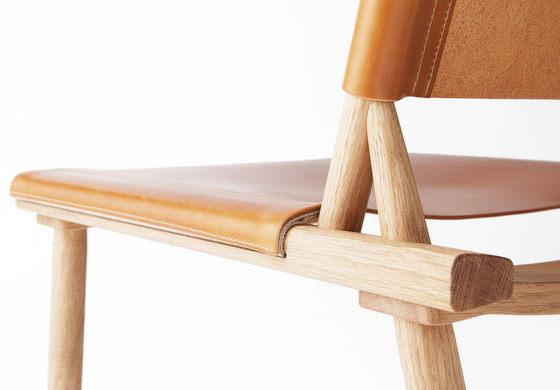 12 Designs For Nature | December Chair, oak-cognac leather | Sessel | Nikari