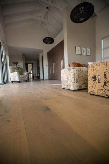 OAK Country brushed | natural and white oil | Suelos de madera | mafi