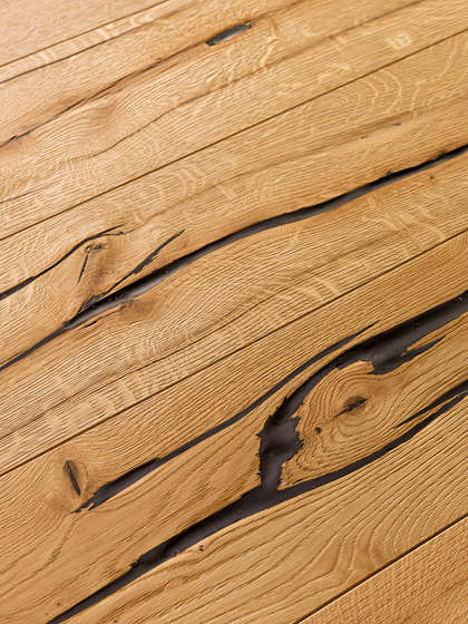 OAK Wild heavily brushed | natural oil | Wood flooring | mafi