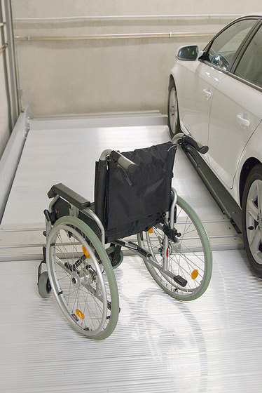 Behindertengerechtes Parken | Halbautomatische Parksysteme | KLAUS Multiparking