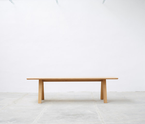 Stelvio Table | Dining tables | TON A.S.