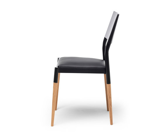 Bic chair | Chaises | Eponimo