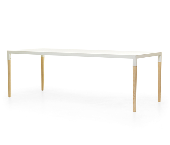 Bic table | Dining tables | Eponimo