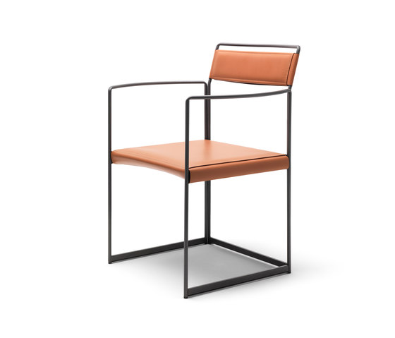New Outline chair | Sessel | Eponimo