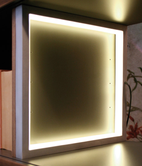 QR Shelf | QRL Shelf lamp | Eclairage pour meubles | OLIVER CONRAD