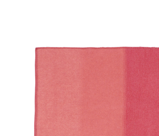 Tint Throw Blanket Pink | Mantas | Normann Copenhagen