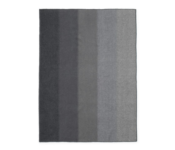 Tint Throw Blanket Grey | Coperte | Normann Copenhagen