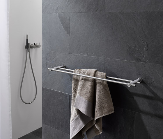 Toallero doble diseño acero inoxidable 40 cm | Estanterías toallas | PHOS Design