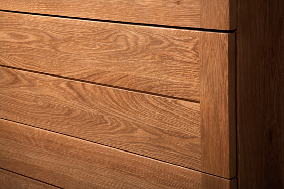 Oak Azur chest of drawers | Sideboards | Ethnicraft