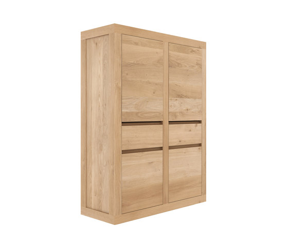 Oak Flat storage cupboard | Armadi | Ethnicraft