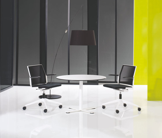 X12 Coloumn with cross foot base | Contract tables | Holmris B8