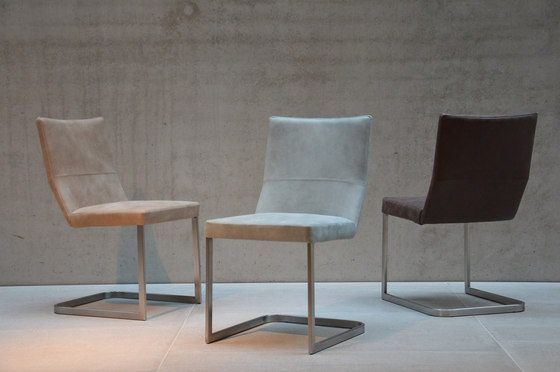 Mano cantilever chair | Chaises | jankurtz