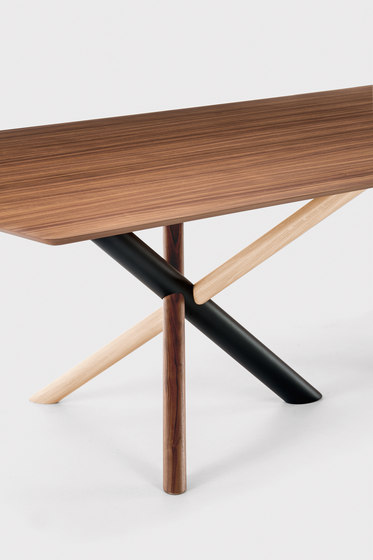 W Table | Dining tables | Bross