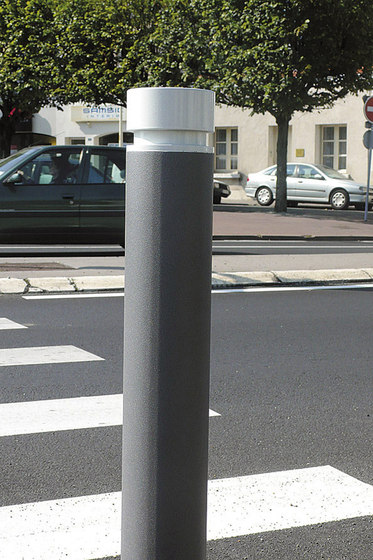 Basic post 1 | Poller | Concept Urbain