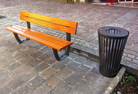 Delta wooden bench | Benches | Concept Urbain