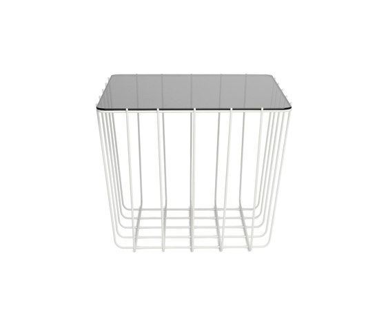 Scamp Medium Table | Side tables | Blu Dot