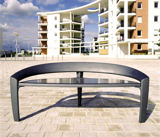Nastra metal low backless bench | Benches | Concept Urbain