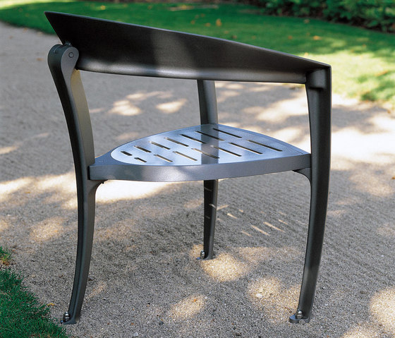 Nastra metal armchair | Chairs | Concept Urbain