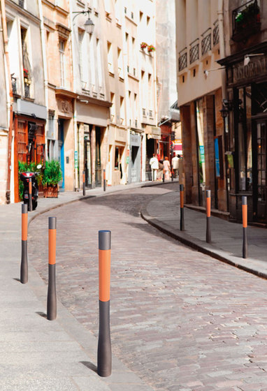 Or'a terracotta post by Concept Urbain | Bollards