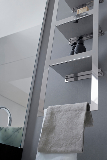 Kiri Shelves with towel rack | Estanterías toallas | Arlex Italia