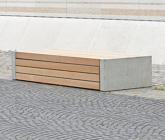 ersio corpus 100 stoolbench with slats MEDIUM and concrete feet in standard ligth grey  | Panche | Westeifel Werke
