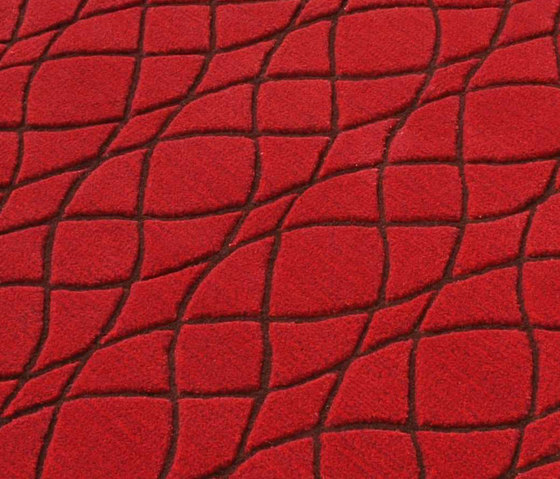Strange Red | Tapis / Tapis de designers | Nuzrat Carpet Emporium