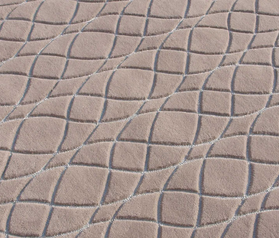 Strange Silver | Formatteppiche | Nuzrat Carpet Emporium