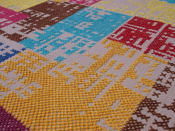 Pixel Multi | Formatteppiche | Nuzrat Carpet Emporium
