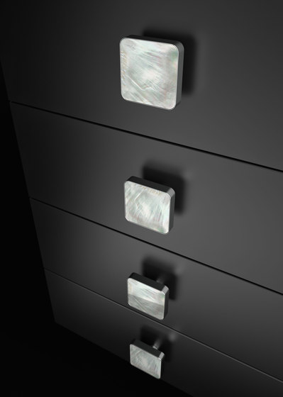 Perla Quadro | Cabinet knobs | Glass Design