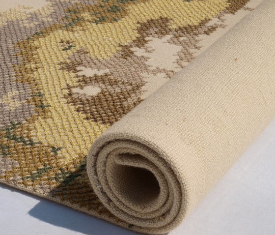 X Stars Carpet | Tapis / Tapis de designers | Nuzrat Carpet Emporium
