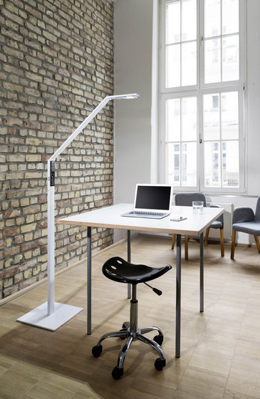 FLOOR LINEAR white | Lampade piantana | LUCTRA