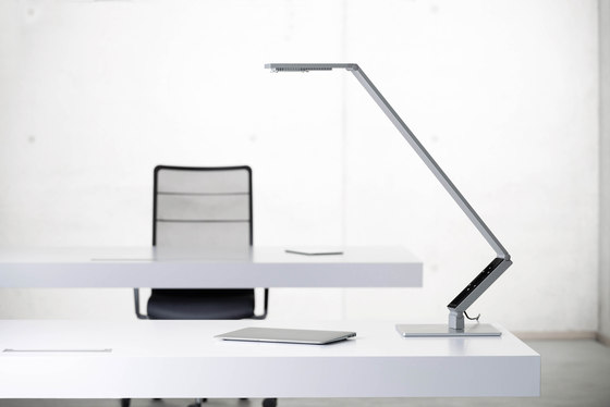TABLE PRO LINEAR aluminium | Luminaires de table | LUCTRA