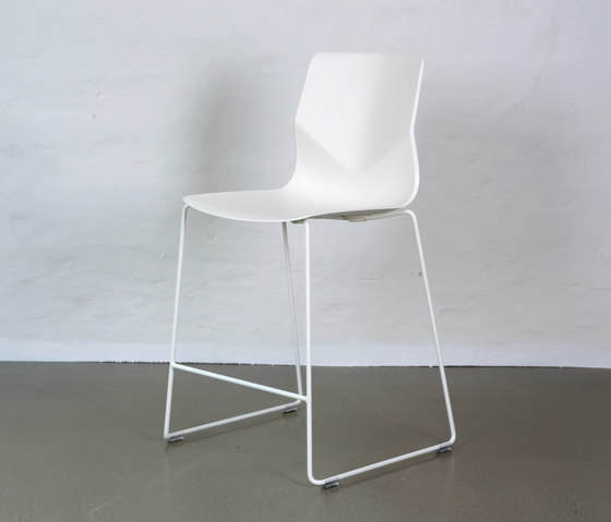 Four Sure 90 | Bar stools | Ocee & Four Design