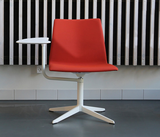InnoLounge | Stühle | Ocee & Four Design