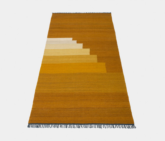 Another Rug AP2 | Formatteppiche | &TRADITION
