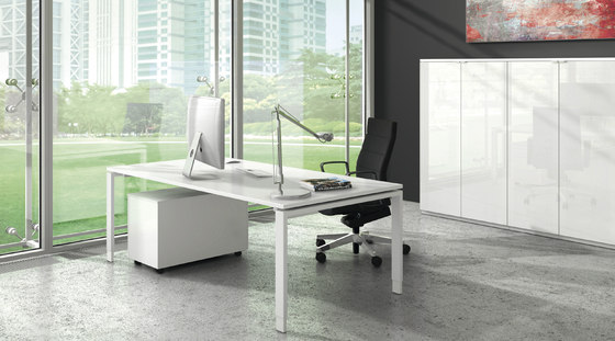 Solos Schreibtisch | Objekttische | Assmann Büromöbel