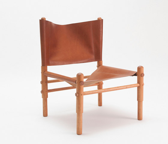 Sling Chair Cherry | Sessel | Workstead