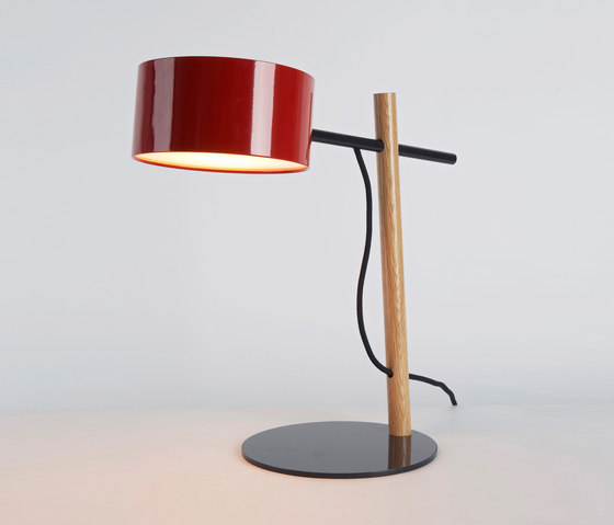 Excel Desk Lamp (Red/Oak) | Tischleuchten | Roll & Hill