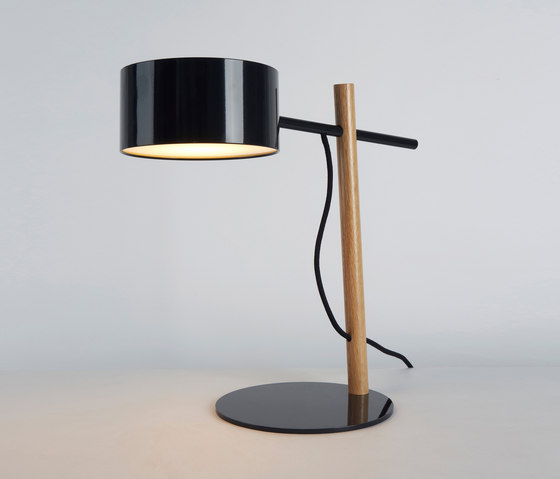 Excel Desk Lamp (Black/Oak) | Lámparas de sobremesa | Roll & Hill