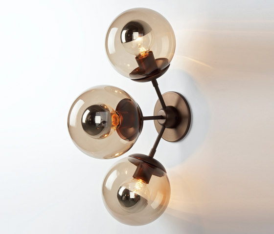 Modo Sconce - 3 Globes (Bronze/Smoke) | Wandleuchten | Roll & Hill