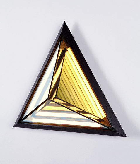 Stella Triangle (Black) | Wandleuchten | Roll & Hill