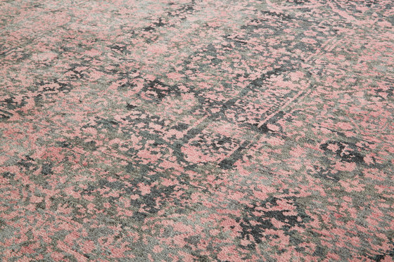 Kork Wiped grey & pink | Formatteppiche | THIBAULT VAN RENNE
