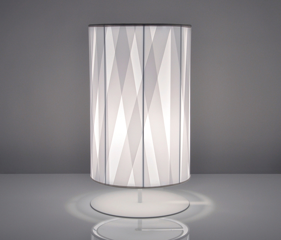 Cross Lines  T – Table lamp | Lámparas de sobremesa | Bernd Unrecht lights