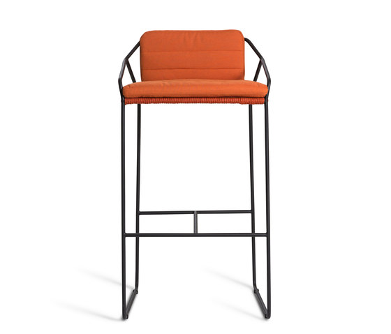 Sandur Bar Stool With Arm | Bar stools | Oasiq