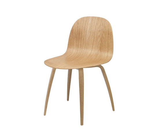 Gubi 2D Chair – Wood Base | Chaises | GUBI