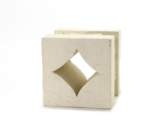 Porous block 100 |  | Kenzan