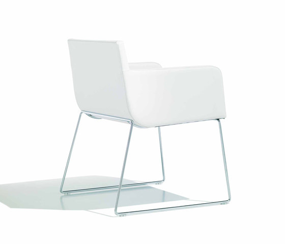 Lineal Comfort SO 0570 | Chairs | Andreu World