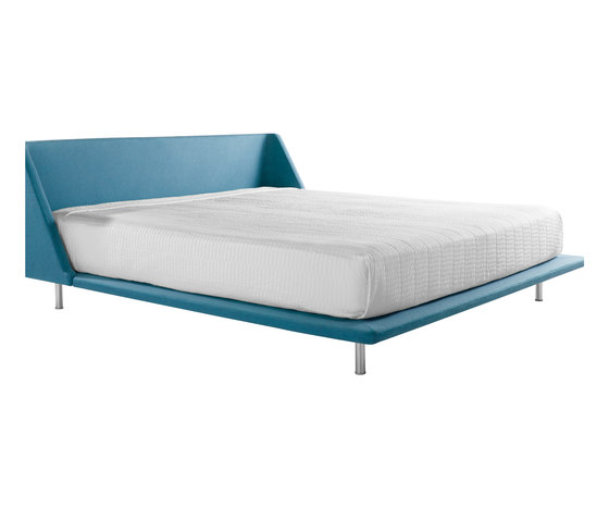 Nook King Bed | Somieres / Armazones de cama | Blu Dot